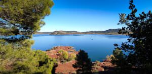 Les berges du lac du Salagou