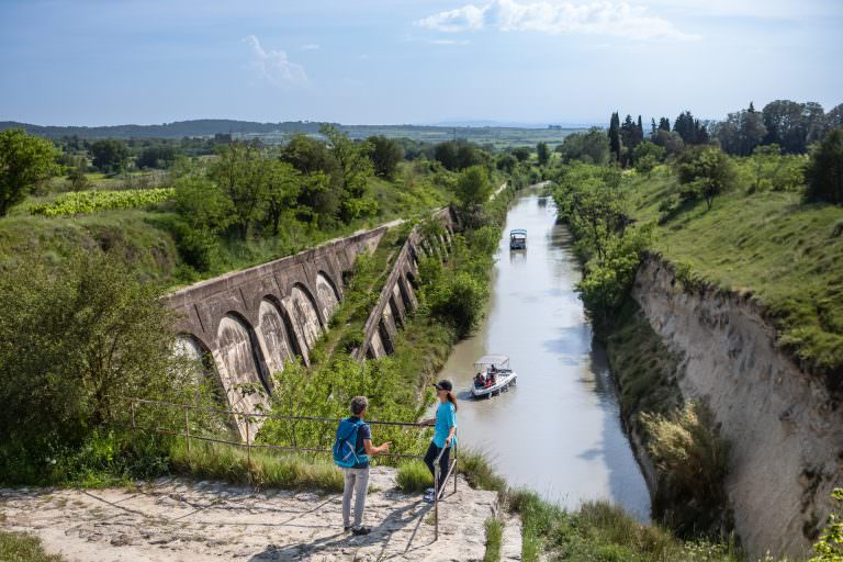 Randonneurs au tunnel du Malpas, Canal du Midi