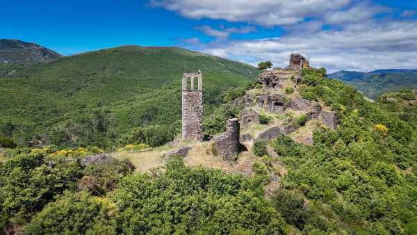 Castrum de Neyran dans le Haut-Languedoc